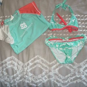 SnapperRock Girls Bikini and Rashguard size 6
